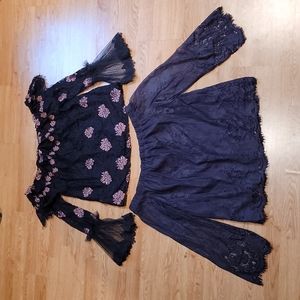 2 romantic lace shirts large Arizona Adiva